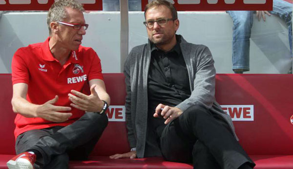 Jörg Jakobs (r.) im Gespräch mit Kölns Cheftrainer Peter Stöger