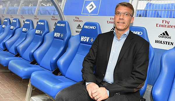 Peter Knäbel fordert eine professionellere Arbeitseinstellung beim HSV