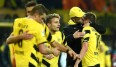 Gelb-schwarze Glückseligkeit: Jürgen Klopp herzt seine Jungs