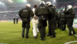 Nach den Derby-Krawallen setzt die Mönchengladbacher Polizei eine Ermittlungskommission ein