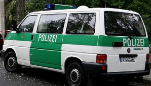 Nach der Busattacke auf den Hertha-Bus hat die Polizei in Bielefeld hat eine Ermittlungskommission gebildet