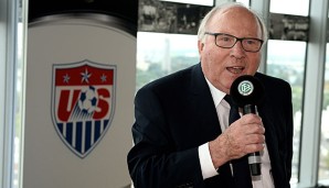 Uwe Seeler rechnet sich für den HSV gegen die Bayern durchaus Chancen aus
