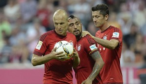 Kein Streit um den Ball gegen Bremen - Arjen Robben (l.) fällt aus