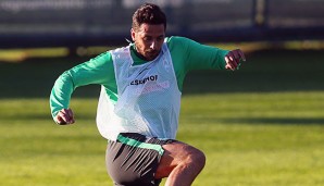 Claudio Pizarro will zunächst mit Werder Bremen den Klassenerhalt schaffen