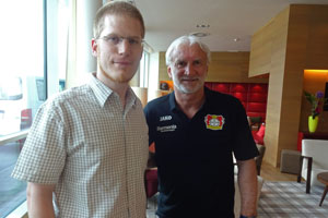 SPOX-Redakteur Jochen Tittmar traf Rudi Völler im Trainingslager in Österreich