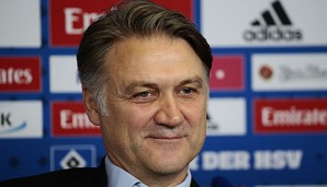 Dietmar Beiersdorfer lobt die Mannschaft des HSV nach dem Remis bei Mönchengladbach