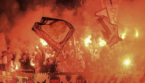 Die Mainzer Fans haben Pyrotechnik gezündet