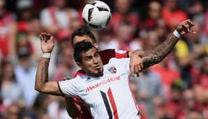 SC FREIBURG - FC INGOLSTADT 1:1: Dario Lezcano setzte der Freiburger Abwehr arg zu