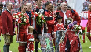 Die drei Männer des Tages beim FC Bayern in einer Reihe