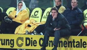 Der gebürtige Dortmunder, zuvor bei Gladbach erfolgreich, übernahm von Skibbe - der Abwärtstrend hielt aber an. Sein erstes Heimspiel gegen Underdog Ulm (1:1) geriet zur Farce: Die Spieler aus Ulm wurden nach dem Spiel von den BVB-Fans gefeiert.