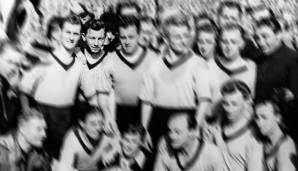 ALFRED NIEPIEKLO: 2014 gestorben war Niepieklo Deutscher Meister 1956 und 1957. Er bildete mit Alfred Kelbassa und Alfred Preißler die legendäre Kombo "Die drei Alfredos". Im Verein von 1951 bis 1960 - 175 Spiele, 104 Tore.