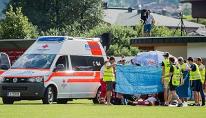 Beim Spiel von Werder Bremen ist ein Spieler zusammengebrochen