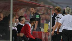 Felix Brych muss die Partie Köln gegen HSV verletzt verlassen