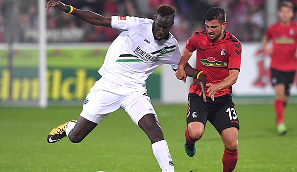 Hannover 96 hofft gegen den FC Köln auf einen Einsatz des angeschlagenen Salif Sane