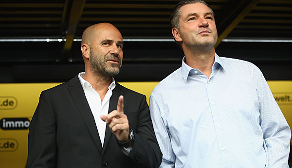 Michael Zorc und Peter Bosz auf der Trainerbank des BVBs