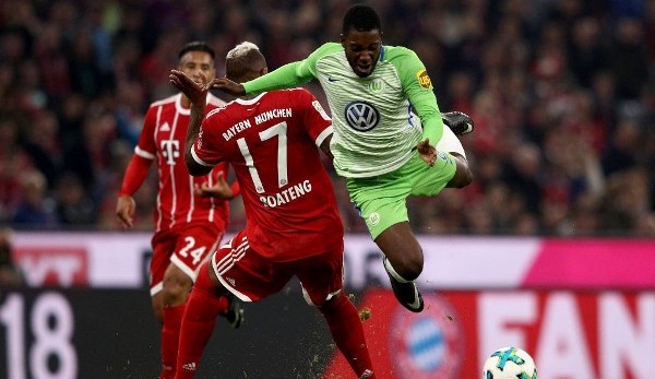 Riechedly Bazoer vom VfL Wolfsburg kommt derzeit kaum zum Einsatz