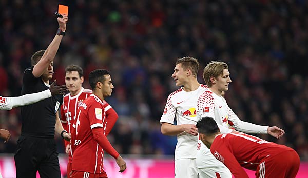 Willi Orban sieht beim Spiel gegen Bayern München früh den roten Karton