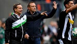 Horst Heldt und Trainer Andre Breitenreiter bei Hannover 96 an der Seitenlinie
