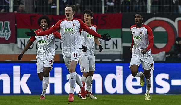 Michael Gregoritsch feiert seinen Treffer gegen Eintracht Frankfurt