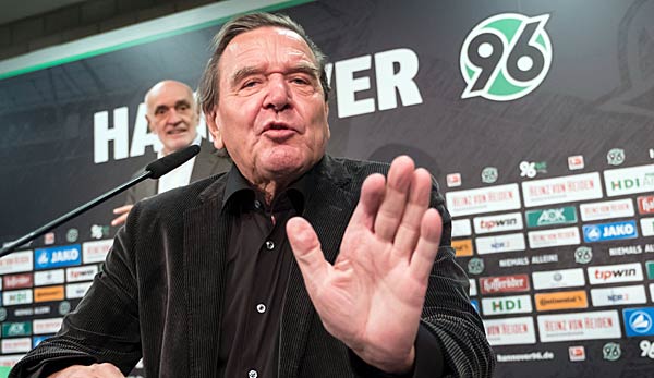 Gerhard Schröder rechnet mit Ultras ab.