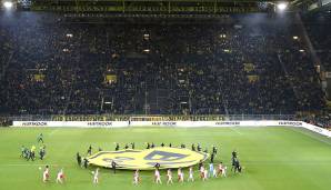 "Wir akzeptieren und respektieren, dass viele Zuschauer zu Hause geblieben sind. Wir sind auch gegen eine weitere Zerstückelung des Spieltages", gab Stadionsprecher Norbert Dickel durch.