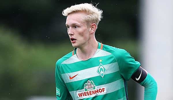 Julian Rieckmann erhält bei Werder Bremen einen Profivertrag.