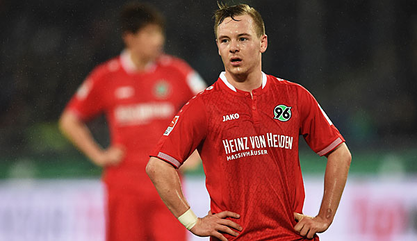 Hannover 96-Profi Uffe Bech beißt Fan von FC Schalke 04 und wird verurteilt.