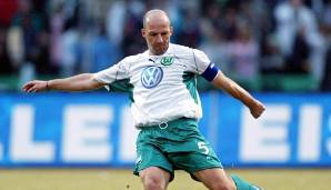 14 Gelbe Karten: Stefan Schnoor (VfL Wolfsburg), Saison 2002/2003.