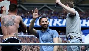 TRAINER DER SAISON: Mit der Referenz von elf Zweitligaspielen auf der Auer Bank angetreten, führte Domenico Tedesco den FC Schalke auf Anhieb zur Vizemeisterschaft und zurück in die Champions League.