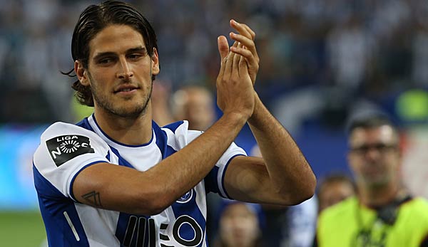 Goncalo Paciencia wird den FC Porto verlassen und sich Eintracht Frankfurt anschließen.