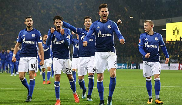 FC Schalke 04: Testspiele und Trainingslager vor dem Bundesliga-Auftakt.