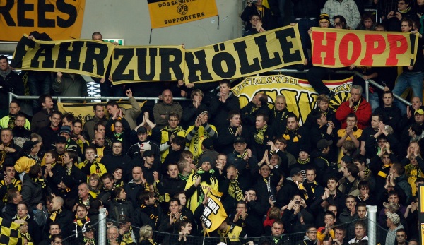 Fans von Borussia Dortmund sind nicht gut auf Dietmar Hopp zu sprechen.
