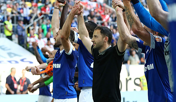 Domenico Tedesco hat den FC Schalke 04 zur Vorsaison übernommen.