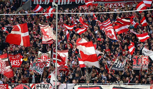 Fans der Fortuna Düsseldorf.