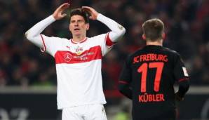 Mario Gomez vom VfB Stuttgart sah gegen den SC Freiburg einen späten Platzverweis.
