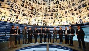 Eine DFB- und DFL-Delegation besucht die Holocaust-Gedenkstätte Yad Vashem im Juni 2013.