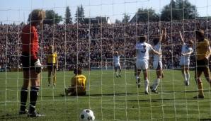 1977/78 - Borussia Mönchengladbach - Borussia Dortmund 12:0, FC St. Pauli - 1. FC KÖLN 0:5: "Kann Gladbach 11 Tore schießen?", fragt die Bild-Zeitung. Ja - und es hört gar nicht mehr auf. "Am Ende hat der Schiedsrichter die Bälle aus dem Tor geholt."