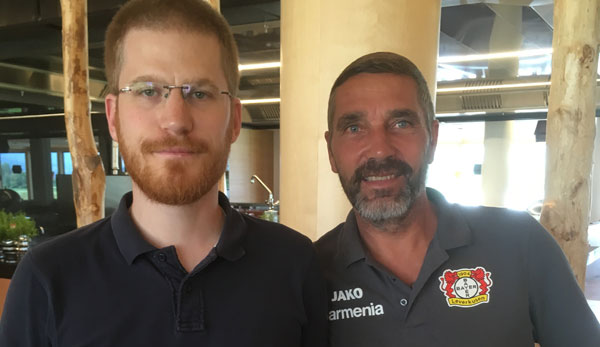 SPOX-Redakteur Jochen Tittmar sprach mit Hendrie Krüzen im Leverkusener Trainingslager in Kaprun.