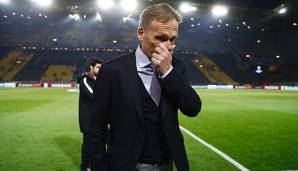 Der Tag an dem alles hätte vorbei sein können: Hans-Joachim Watzke verlässt das leere Dortmunder Stadion nach dem Anschlag auf den BVB-Mannschaftsbus.