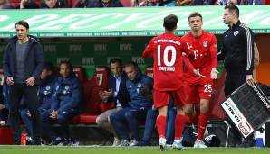 Nach fünf Bankplätzen in Folge stand Thomas Müller beim CL-Spiel bei Piräus wieder in der Startelf des FC Bayern. Er begann auf rechts, wechselte nach etwa 25 Minuten aber auf seine Lieblingsposition in der Mitte - Coutinho musste auf links weichen.