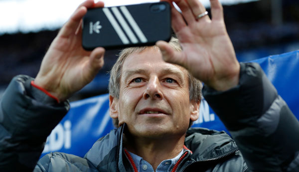 Jürgen Klinsmann vor seinem Debüt auf der Hertha-Bank.