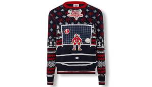 Etwas Besonderes hat sich RB Leipzig einfallen lassen. Auf den ersten Blick ein "stinknormaler" Ugly Christmas Sweater. Aber ...