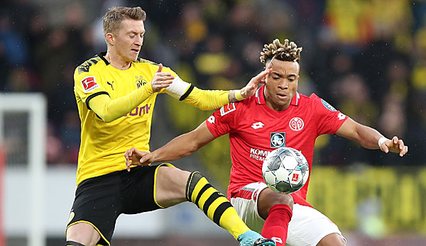 Marco Reus von Borussia Dortmund hat Unverständnis über die Entscheidung von Benjamin Cortus gezeigt, in der 15. Minute keinen auf Handelfmeter für den BVB zu geben.