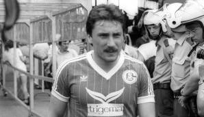 Platz 17: Wolfram Wuttke (FC Schalke 04). 100. Spiel am 9. April 1983 mit 21 Jahren, 4 Monaten und 23 Tagen.