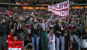 Die Fans des 1. FC Köln haben sich über verzögerte Einlasskontrollen in Berlin beschwert.