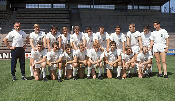 Die Mannschaft von Borussia Mönchengladbach in der Saison 1969/70.