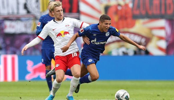 Der FC Schalke 04 gewann in der Hinrunde der Bundesliga in Leipzig mit 3:1.
