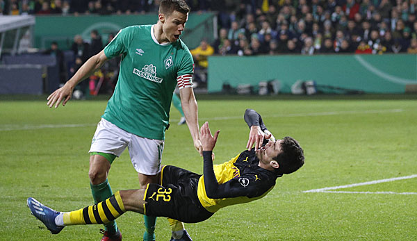 Niklas Moisander und Giovanni Reyna gerieten im DFB-Pokal-Achtelfinale aufeinander.