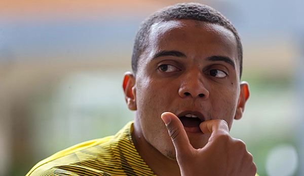 Manuel Akanji von Borussia Dortmund würde mit seiner Mannschaft bei rassistischen Beleidigungen gegen einen Spieler geschlossen den Platz verlassen.