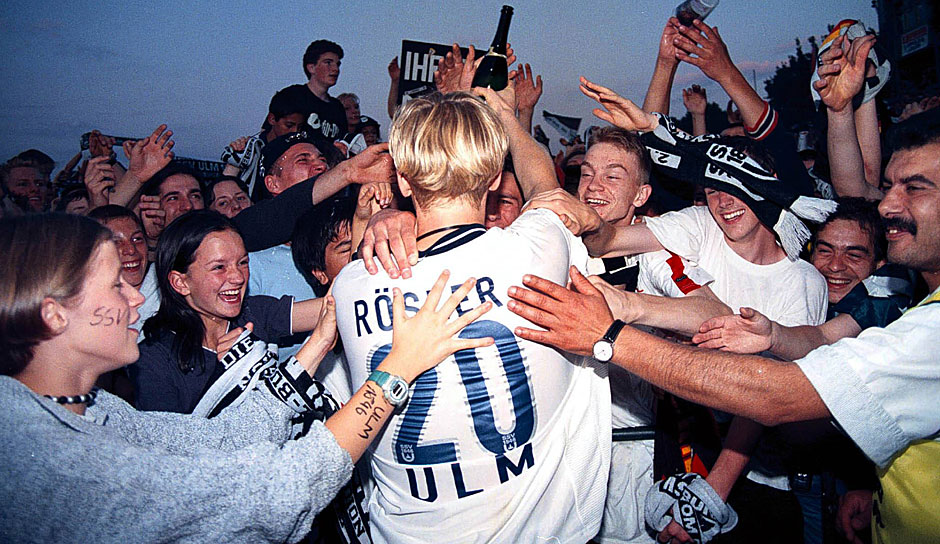In der Saison 1999/2000 hat der SSV Ulm 1846 das erste und bislang einzige Mal in der Bundesliga mitgemischt. Die Ulmer marschierten damals von der 3. Liga direkt in die Bundesliga durch und stiegen als 16. ab.